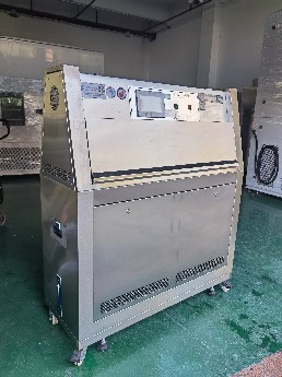 UV紫外線(xiàn)老化試驗(yàn)箱